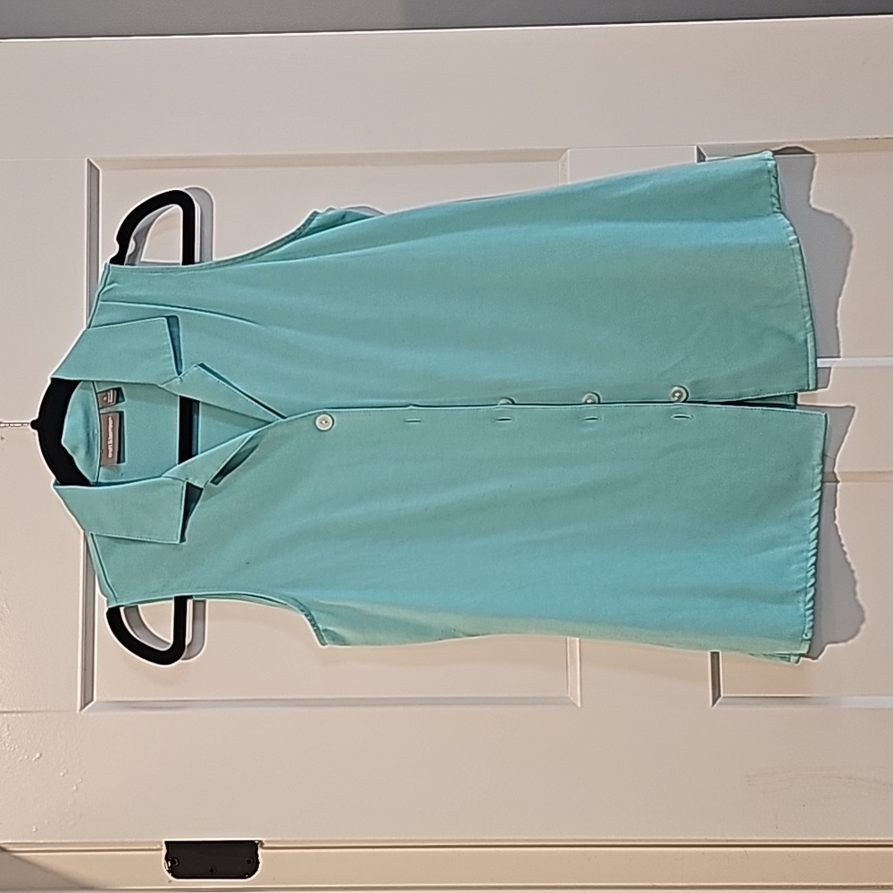 Croft & Barrow sleeveless buttoned top with a collar light aqua greenish color